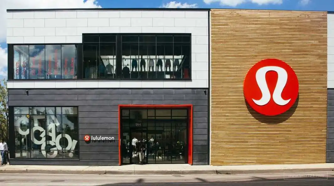 Lululemon正式进军鞋业!与耐克、阿迪达斯展开角逐!