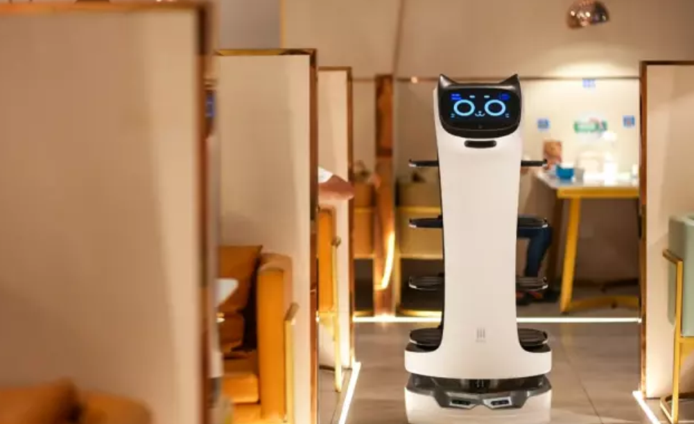 送餐机器人品牌「普渡科技」完成超亿元C3轮融资
