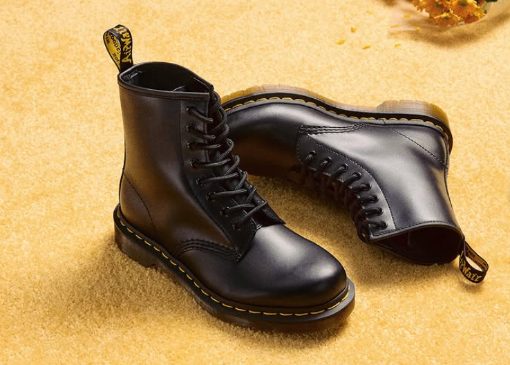 鞋类品牌Dr.Marten公布25财年财报，营收同比下降10%