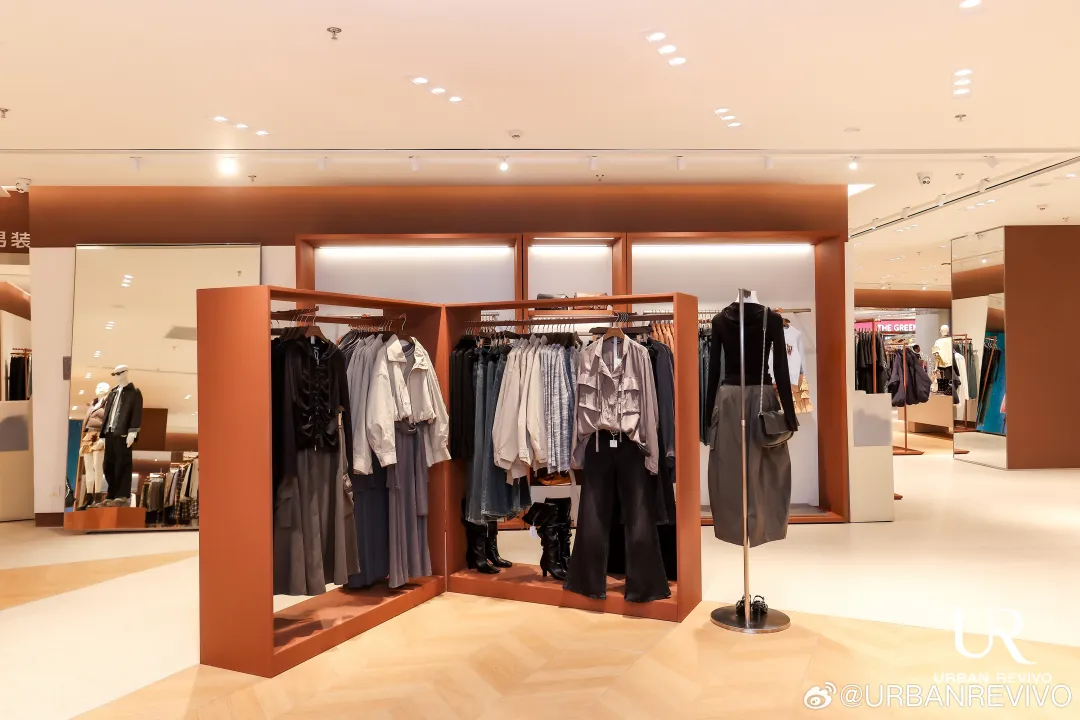 落子欧美,UR在下怎样一盘棋?