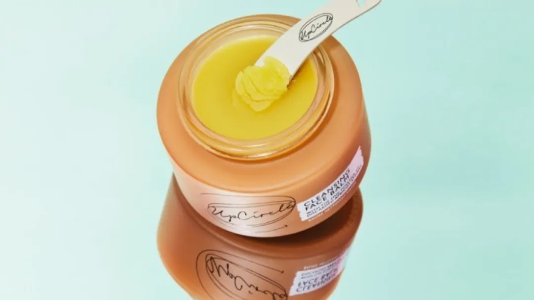 用垃圾做的护肤品，被老外当成宝