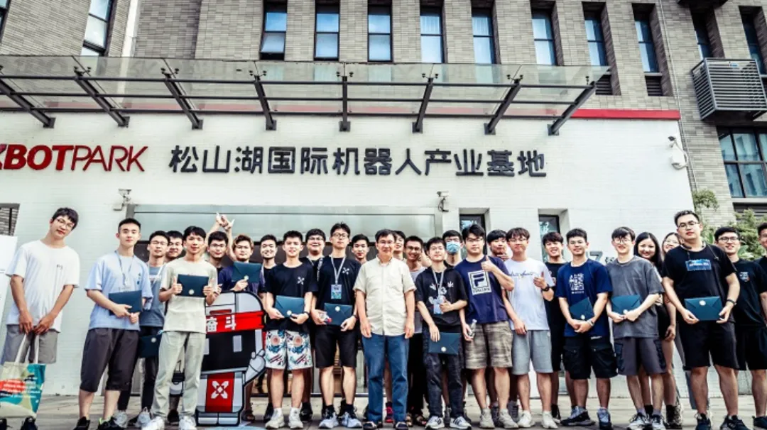 一个李泽湘，撑起了半个中国硬件圈